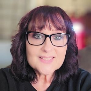 Meet your Posher, Debra